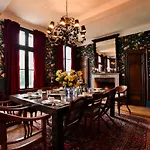La Pas Parisienne Bed & Breakfast
