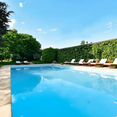 La Pas Parisienne Bed & Breakfast