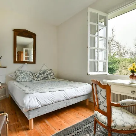 La Pas Parisienne Bed & Breakfast